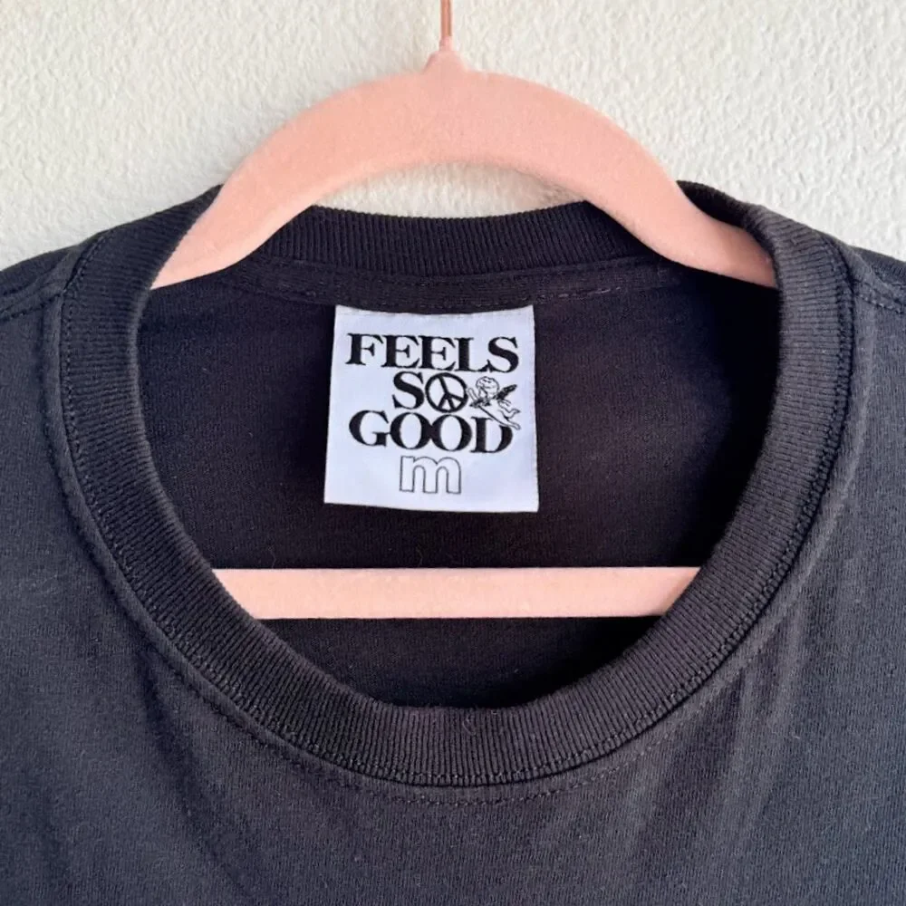 Feels So Good Graphic Print Sacred Heart Milagro Tee Shirt in Black size M